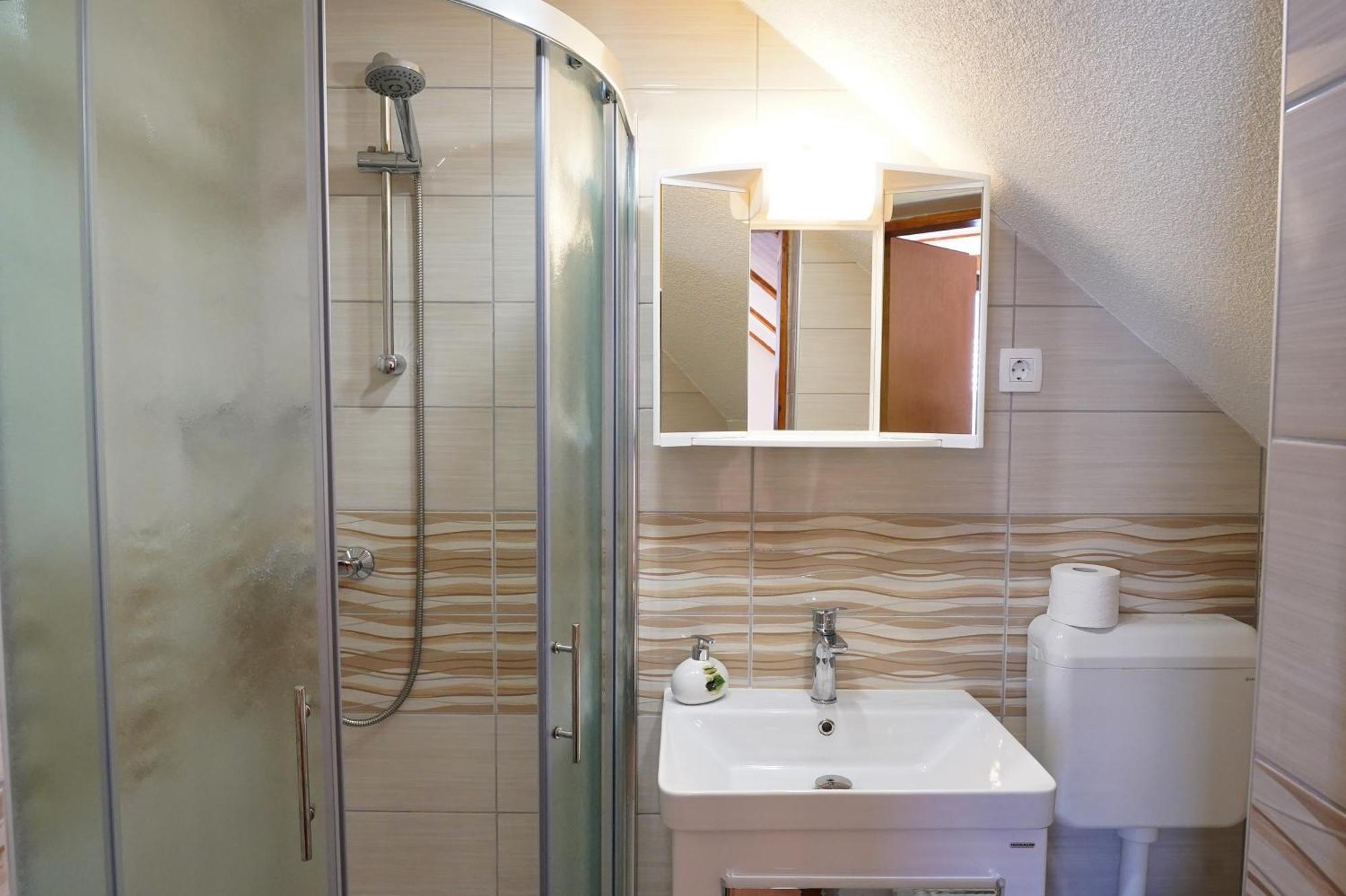 בוהין Apartmaji Jost מראה חיצוני תמונה
