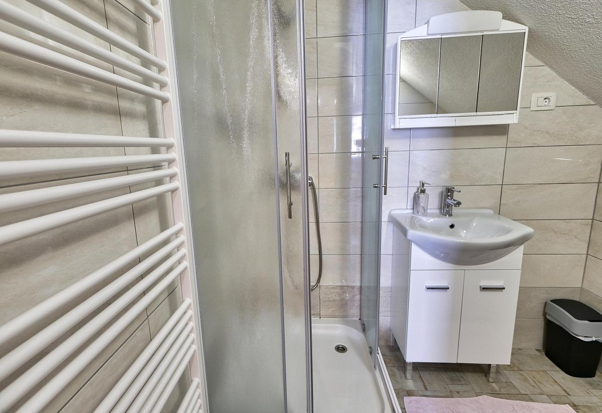 בוהין Apartmaji Jost מראה חיצוני תמונה